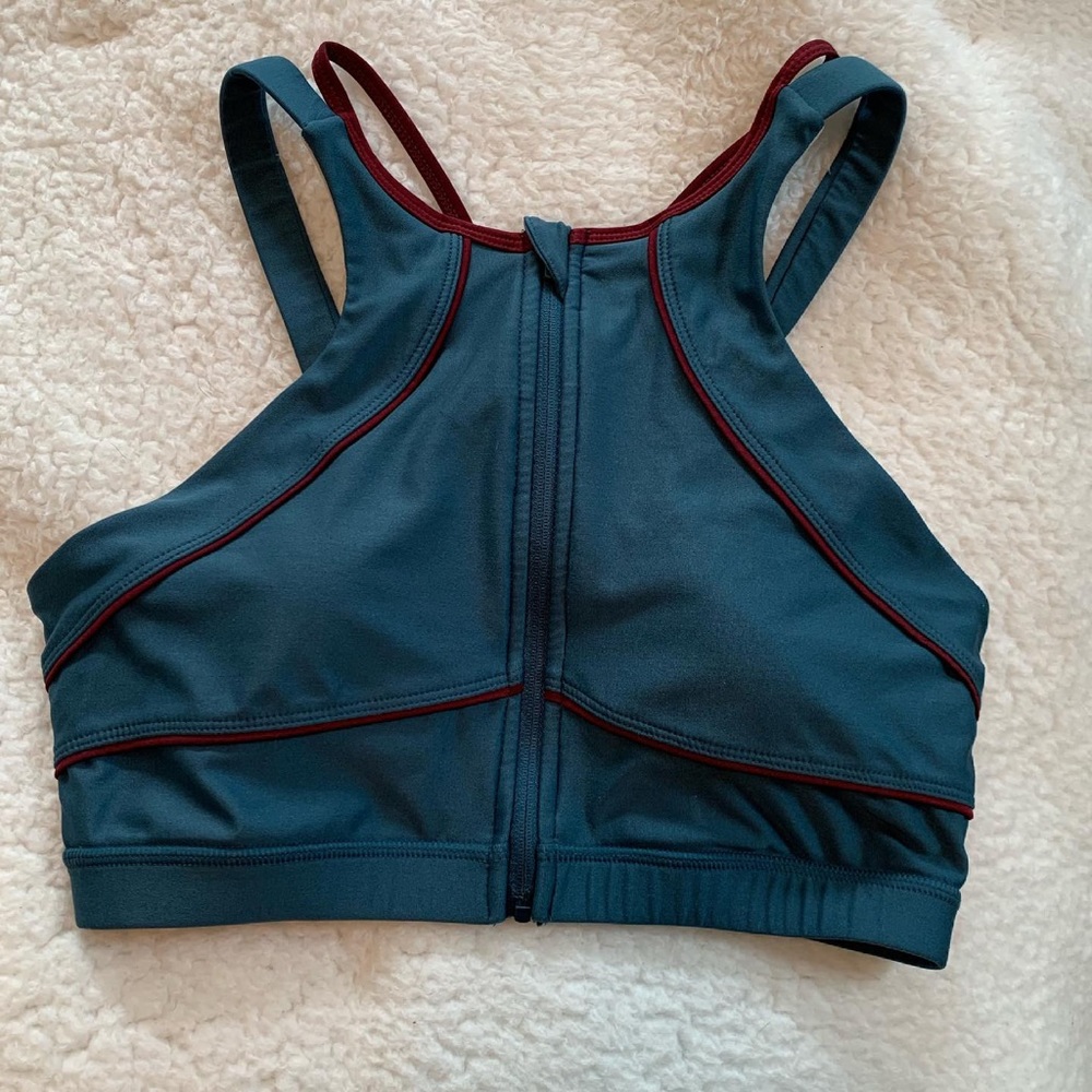 Mondetta zip-up sports bra